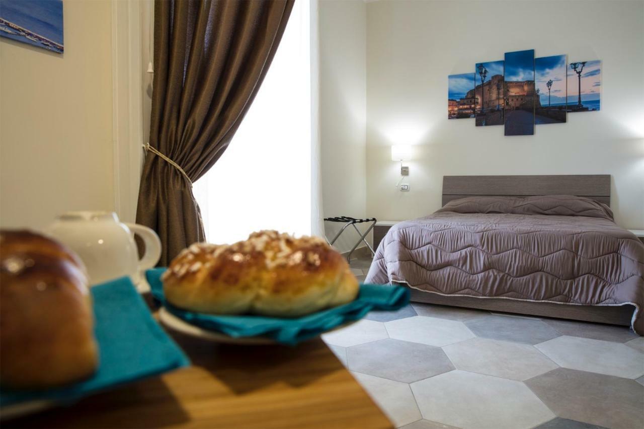 نابولي B&B La Dimora Del Conte المظهر الخارجي الصورة