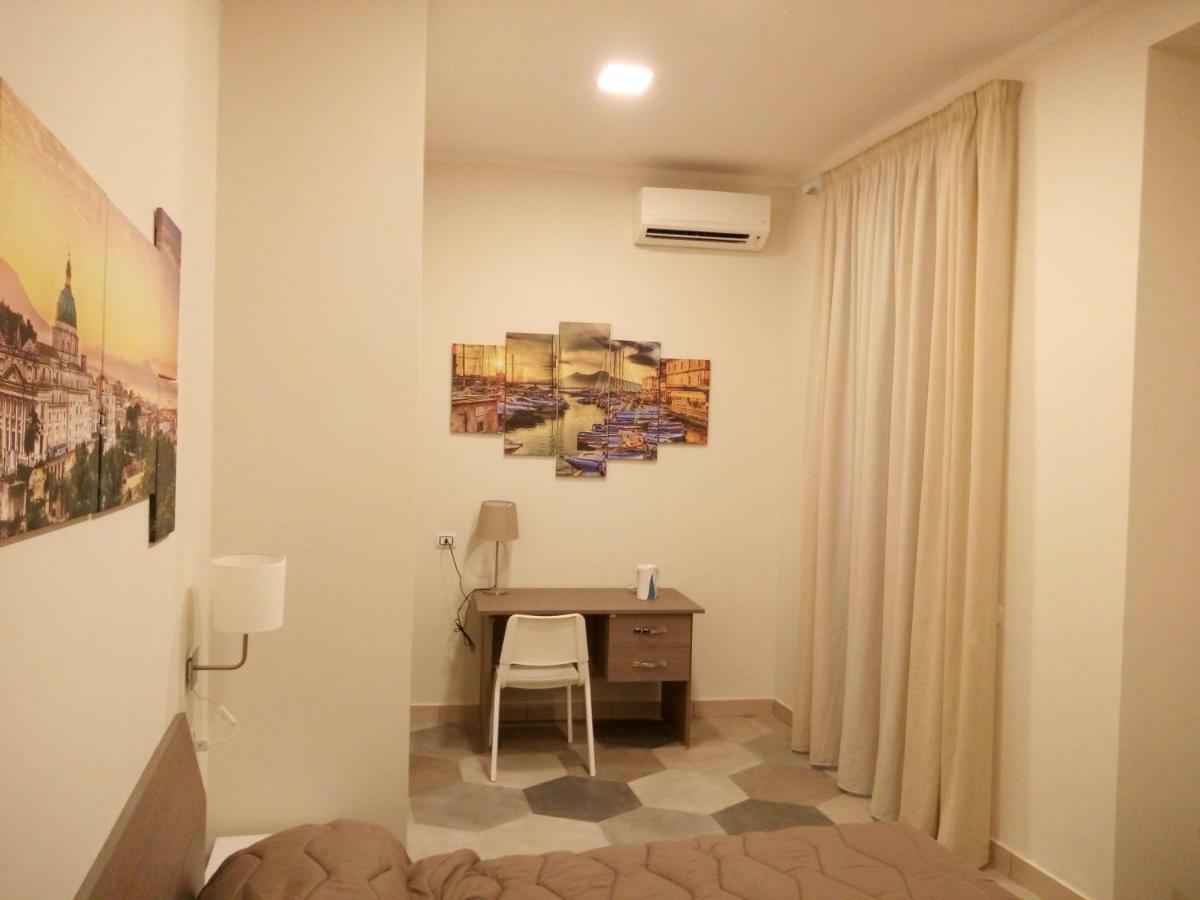 نابولي B&B La Dimora Del Conte المظهر الخارجي الصورة