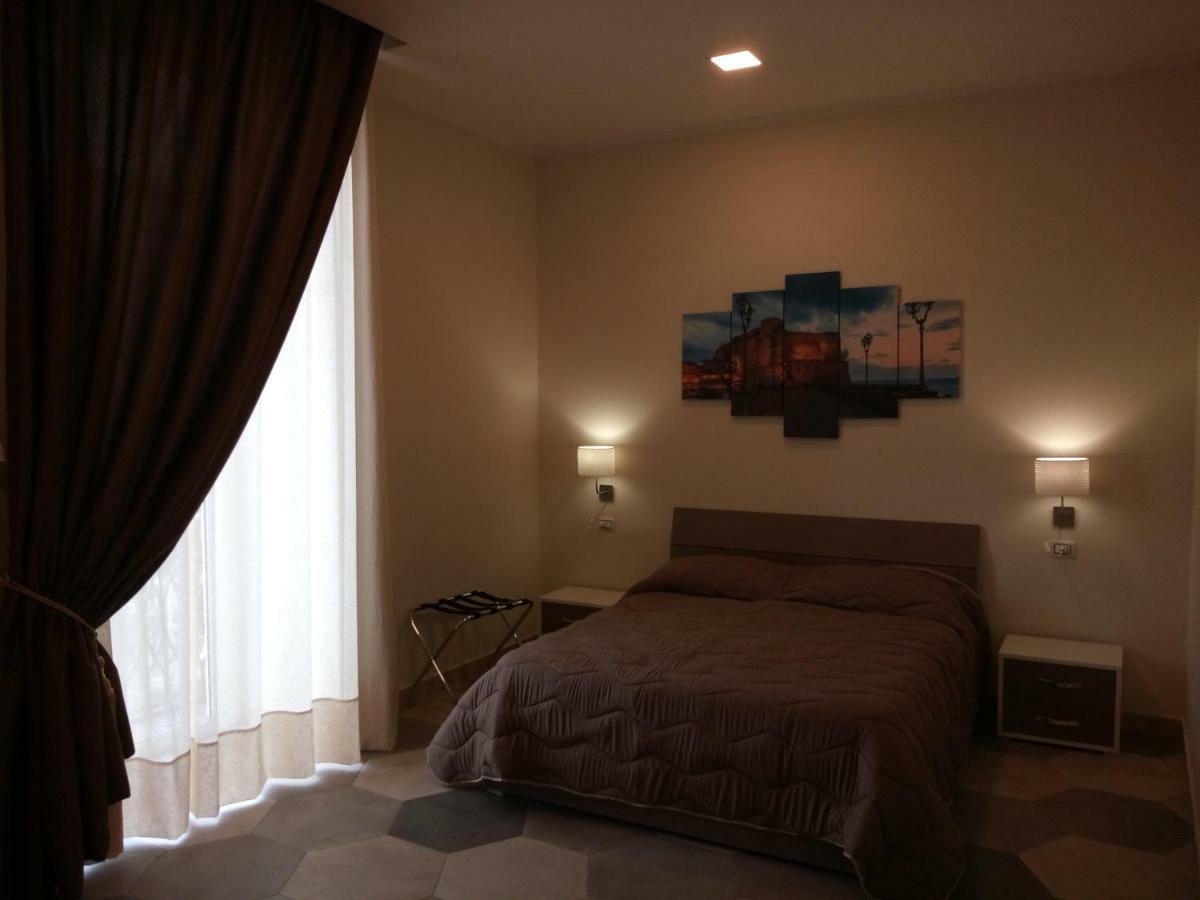 نابولي B&B La Dimora Del Conte المظهر الخارجي الصورة